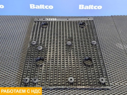 Брызговик передний левый